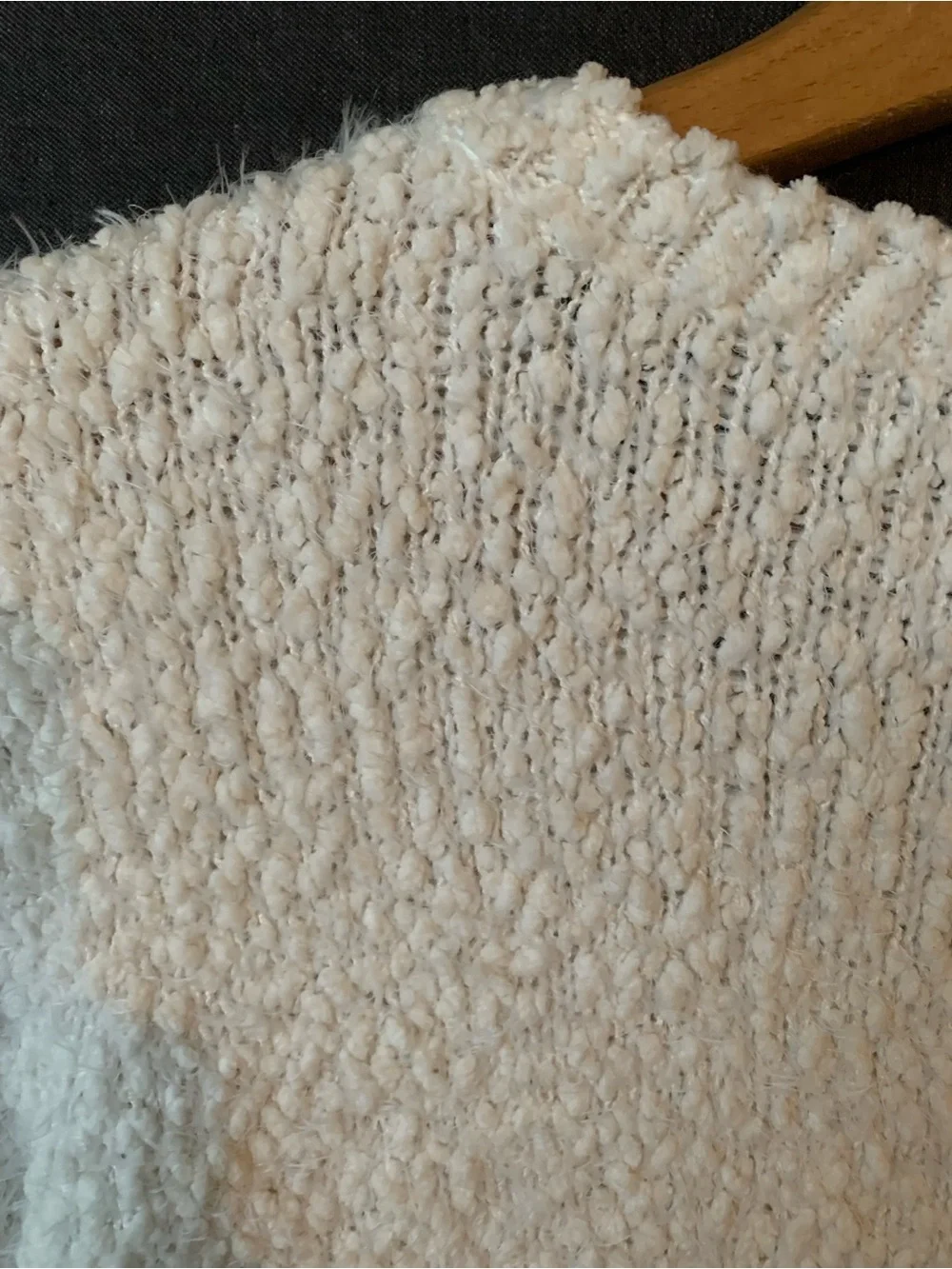 LOFT Fluffy Eyelash Knit V Neck Sweater Ivory Off-White Stretchy Soft Size M